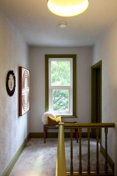 Lincoln Apartment Freshly Renovated Common Views Burton  Esterno foto