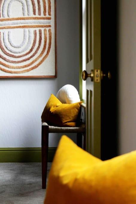 Lincoln Apartment Freshly Renovated Common Views Burton  Esterno foto