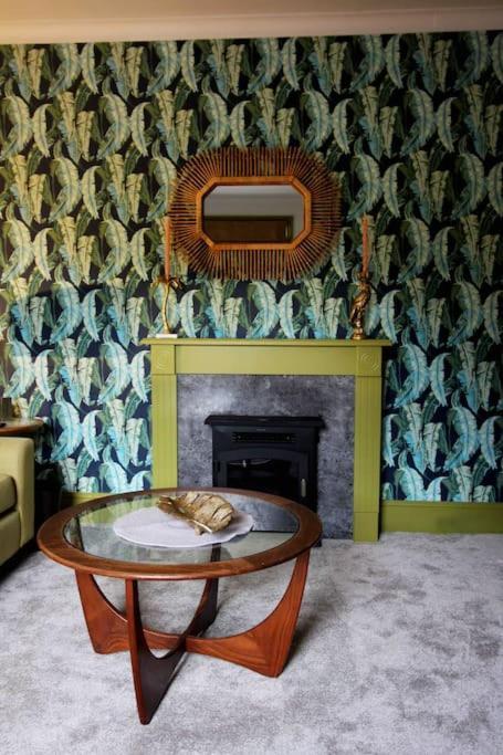 Lincoln Apartment Freshly Renovated Common Views Burton  Esterno foto